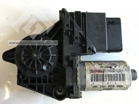 Motor stahování okna vlevo vzadu 3B9839751AD VW Passat B5