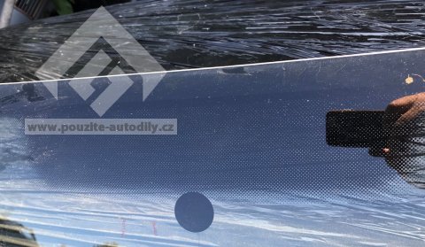 Čelní sklo s anténou zelené VW Transporter T5