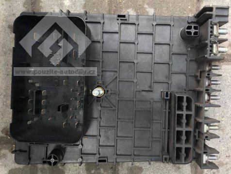 3C0937125 Pojistkový blok pro motorový prostor VW, Seat