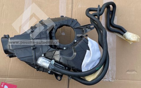 7E0819004E Skříň topení vzadu VW Transportér T5, T6