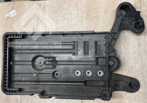 5Q0915331H Konzola baterie, držák VW, Audi, Seat, Škoda