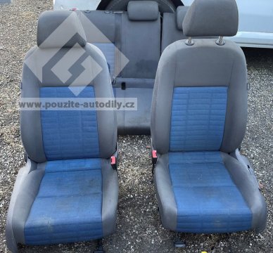 Přední a zadní sedadla VW Golf V 5.dv. Hatchback
