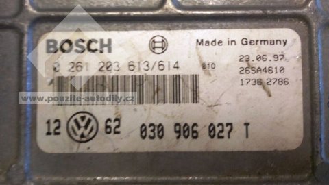 030906027T / BOSCH 0261203613 / 614 Řídící jednotka motoru 1.4i VW Golf III 1H