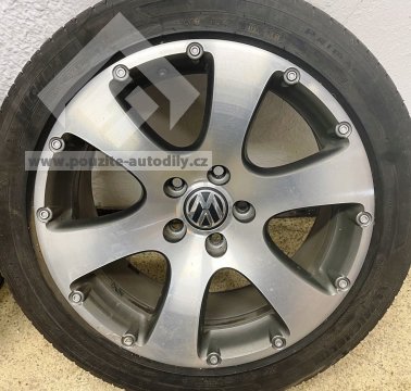 Alu kolo zadní 8J x 17H2 ET37 originál 1T0601025J, pneu Michelin Primacy 3 235/45 R17 97W, VW Touran 1T 07-15