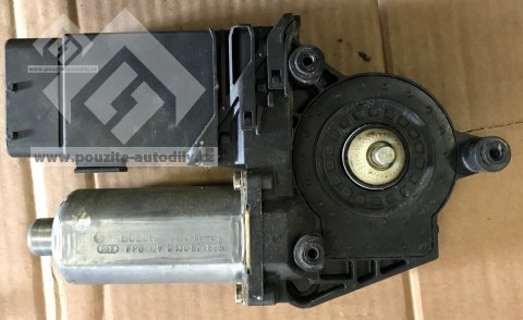 Motor stahování okna řidiče VW Passat B5 3B4837751