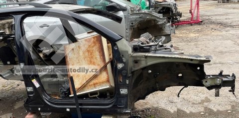 Nosník přední vpravo / pravá přední čtvrtka VW Passat B7 3A