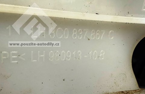 Třmen kliky vlevo vpředu 3C0837885H VW Passat B6 / B7