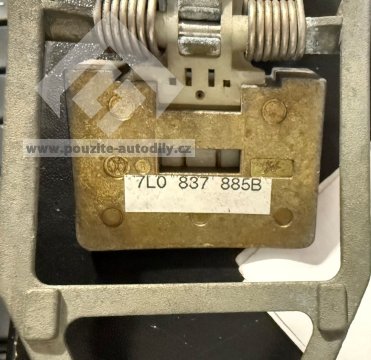 Třmen upevňovací strana řidiče 7L0837885D, 7L0837885B VW Touareg